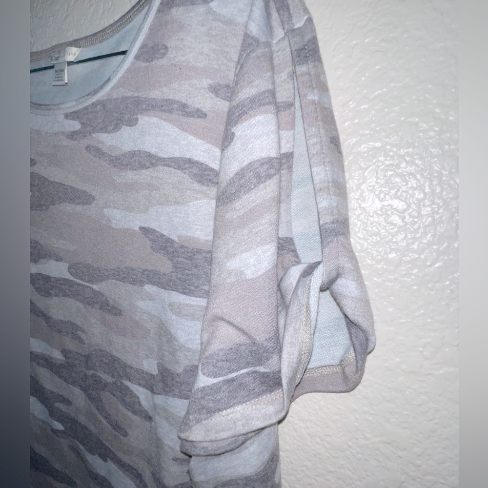 LIKE NEW CATO GRAY CAMO TOP - Picture 2 of 5